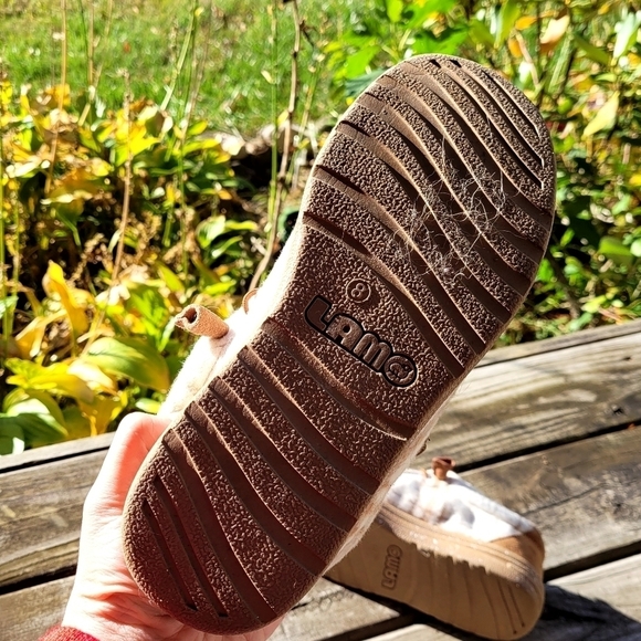 Lamo Slip Ons - Picture 4 of 9